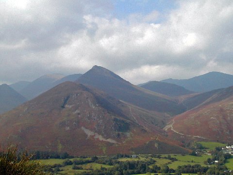 DSCN9283_edited.JPG - Looking to Causey Pike - A party climbing to the right